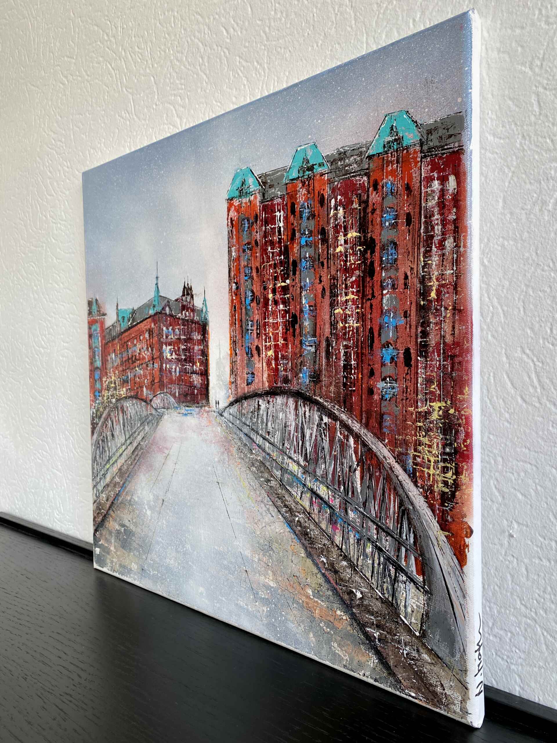 Side view of of artwork "Speicherstadt" by Nina Groth