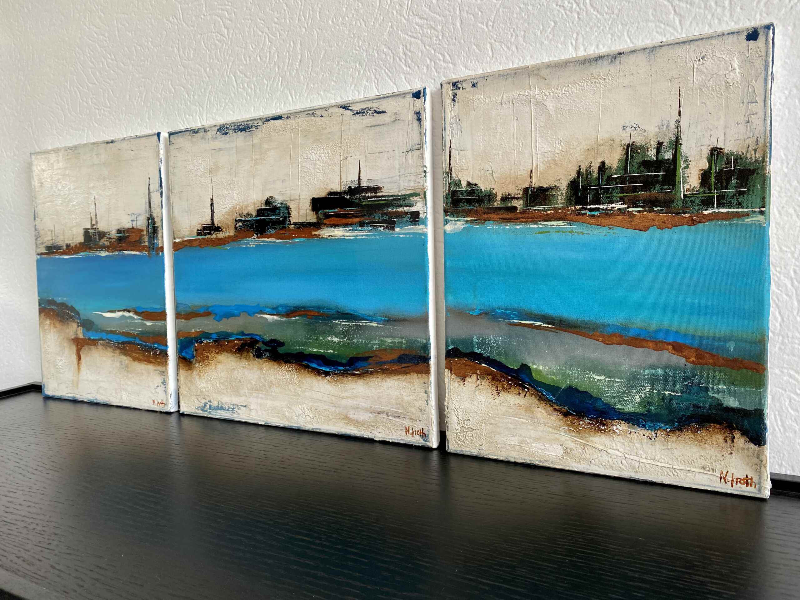 Side view of triptych "Flow" by Nina Groth