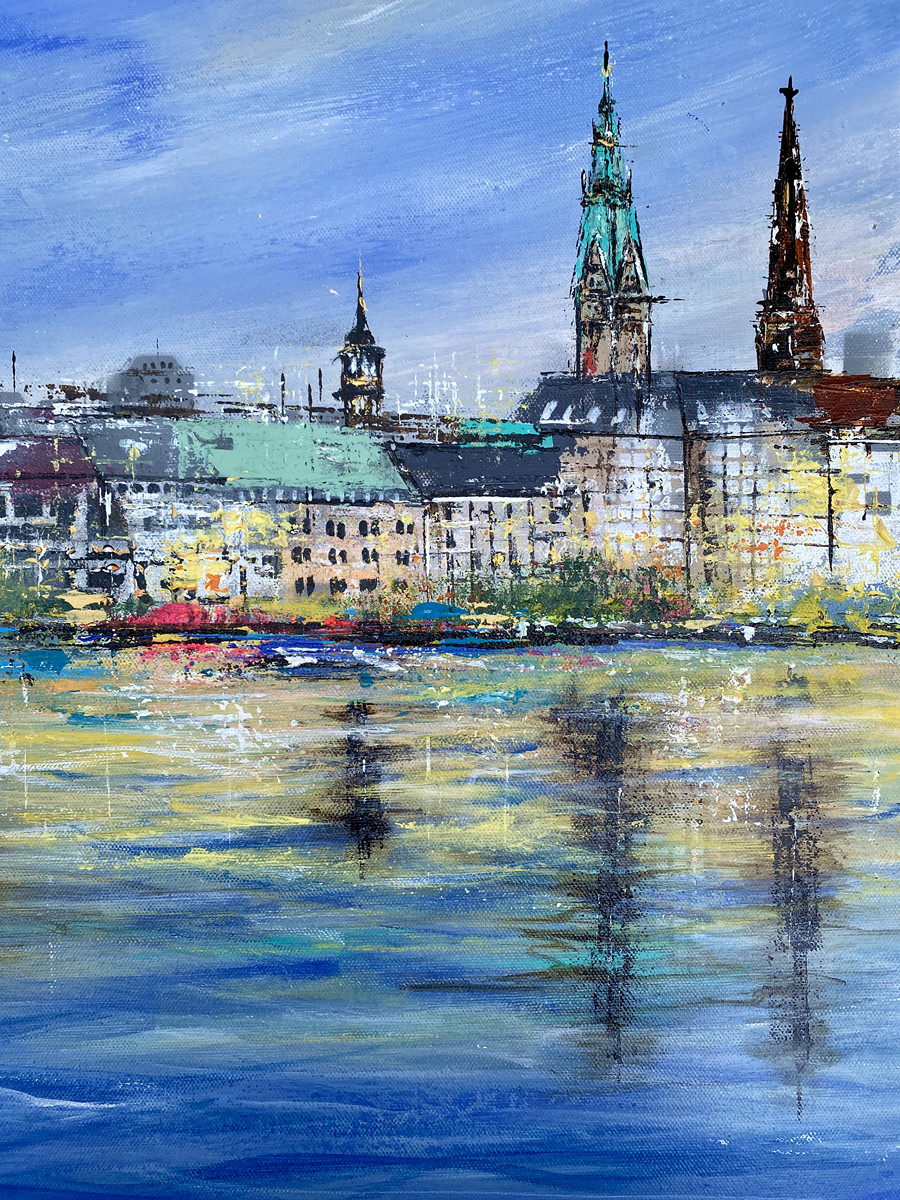 Moin von der Alster – Detail Spiegelungen der Kirchtürme Detail aus Moin von der Alster von Nina Groth mit Spiegelungen der Hamburger Kirchtürme im Wasser der Alster.