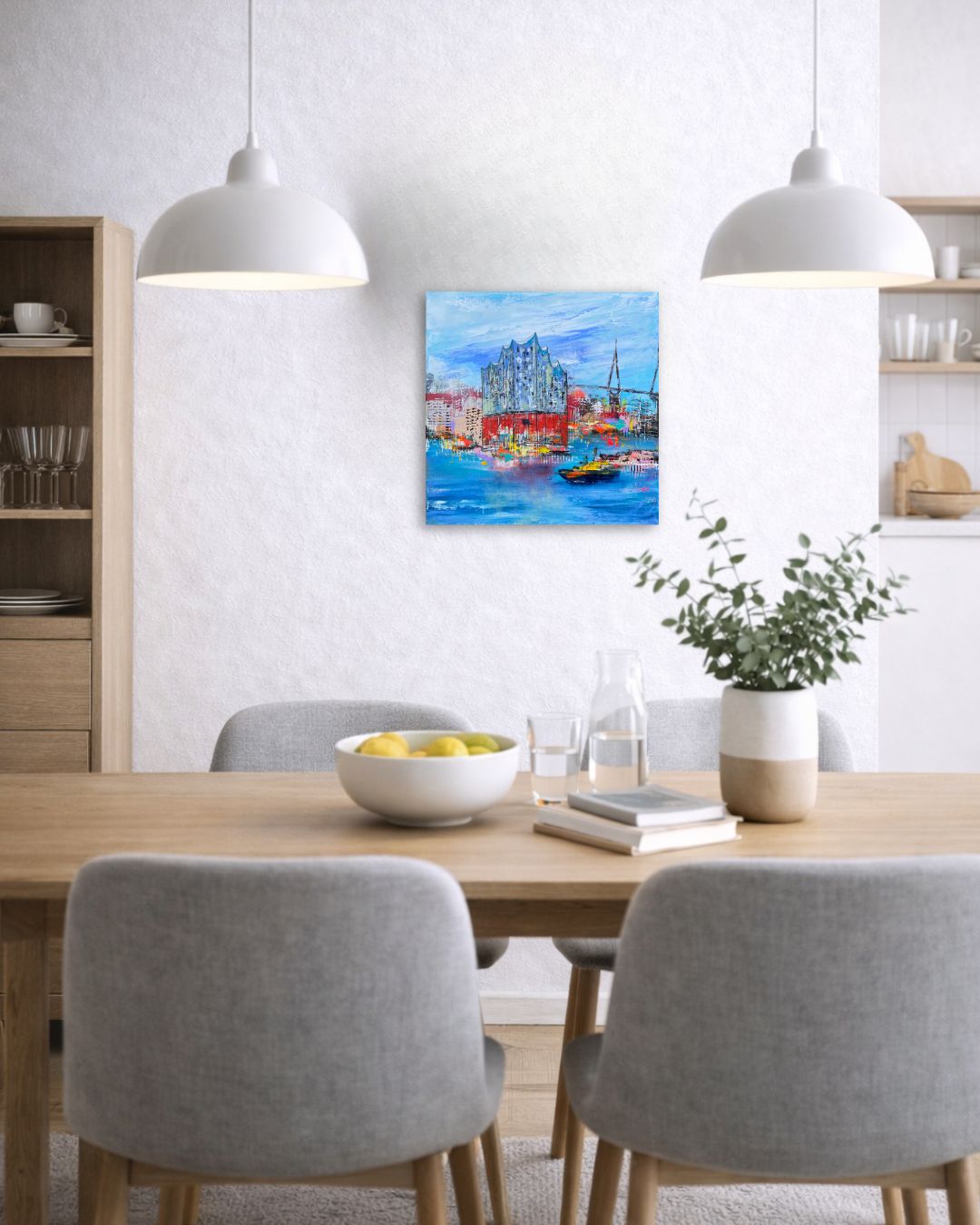 Hafenkante im Takt – Wohnraumbeispiel moderne Hafenarchitektur Hafenkante im Takt von Nina Groth als zeitgenössisches Elbphilharmonie-Gemälde in moderner Wohnraumsituation.