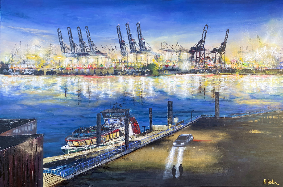Ticket to Ride von Nina Groth, Acrylgemälde einer Hamburger Hafenfähre mit Lichtreflexionen auf dem Wasser und beleuchteter Hafenskyline im Hintergrund.