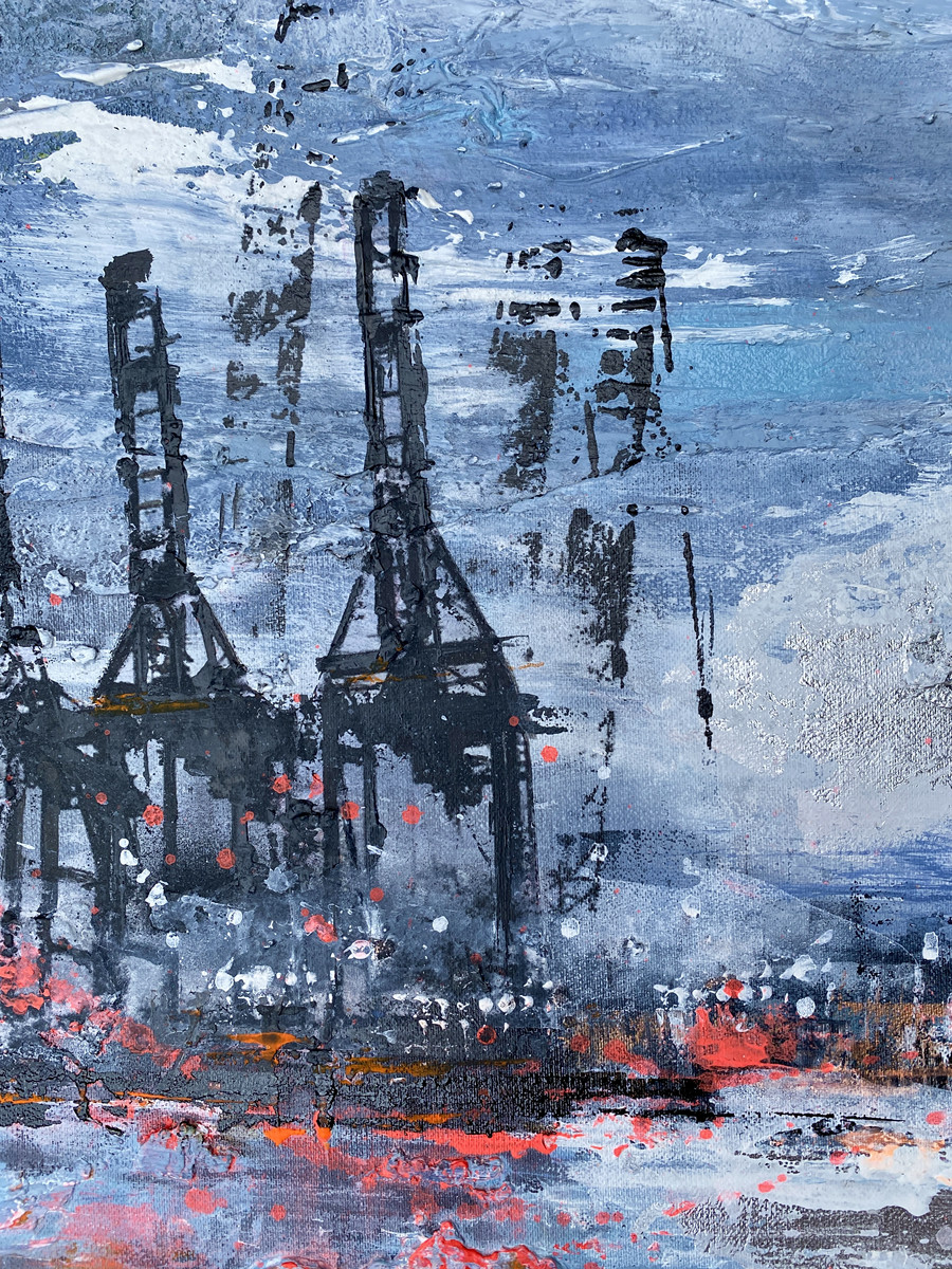 Zwischen Himmel und Wasser – Detail Hafenkräne Detail aus Zwischen Himmel und Wasser von Nina Groth mit aufragenden Hamburger Hafenkränen vor nebligem Himmel.