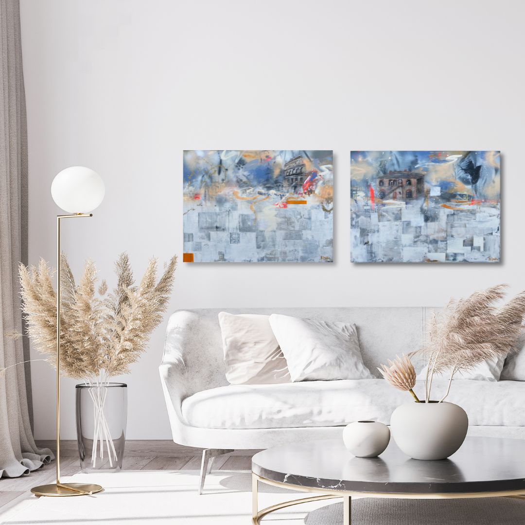 Zwei aufeinander abgestimmte Wandbilder über Sofa im Wohnzimmer als Alternative zum Einzelbild